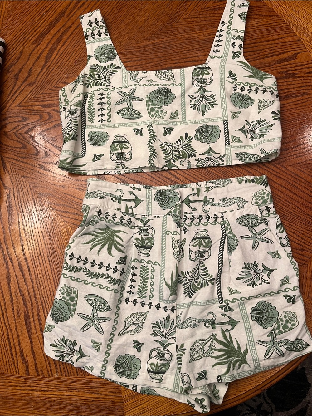 Midnight sky-Tropical Print Crop Top and Shorts Set